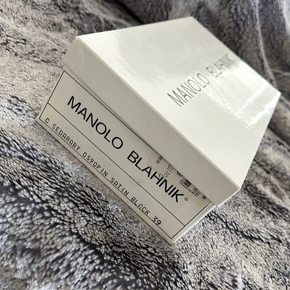 Manolo Blahnik Sedaraby Black Satin Heels 👠 - Picture 10 of 10
